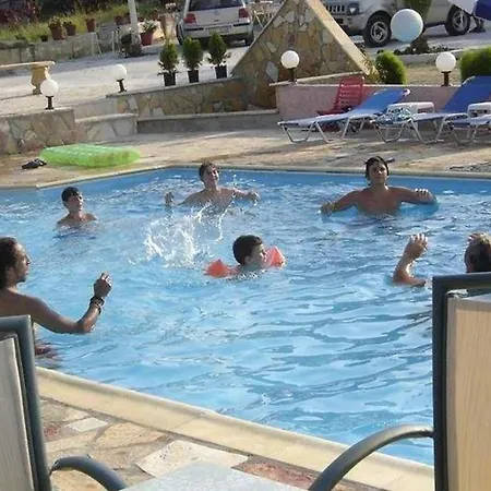 Pansion Tonia Aparthotel 4*