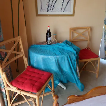 Ξενοδοχείο με διαμερίσματα Pansion Tonia 4*
