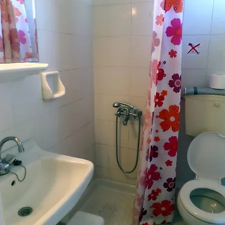 Aparthotel Pansion Tonia 4*